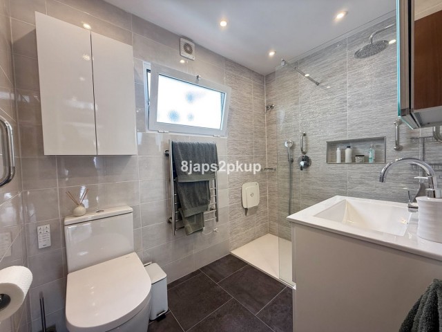 Maison mitoyenne avec 2 Chambres  à Estepona