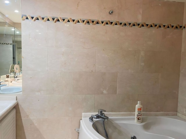 2 Schlafzimmer Apartment in Nueva Andalucía