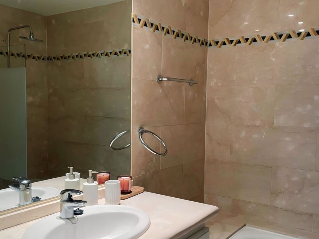 2 Schlafzimmer Apartment in Nueva Andalucía