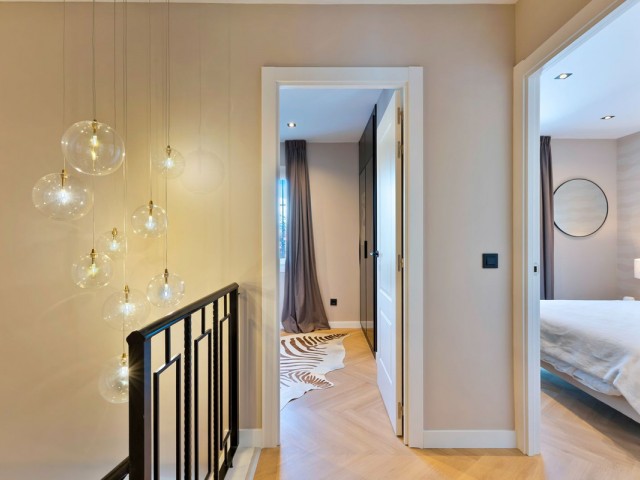 Adosado con 4 Dormitorios  en Guadalmina Baja