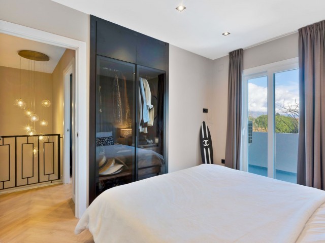 Adosado con 4 Dormitorios  en Guadalmina Baja