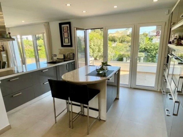 7 Makuuhuoneen Huvila San Pedro de Alcántara