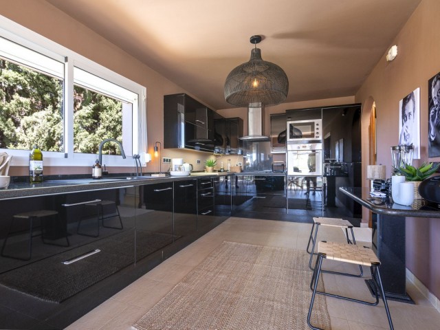 6 Makuuhuoneen Huvila Mijas