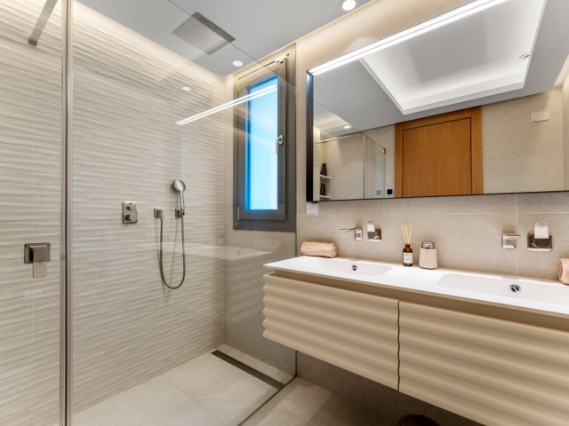 3 Bedrooms Apartment in Benahavís