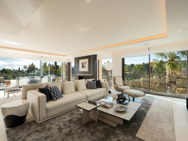 5 Bedrooms Villa in The Golden Mile