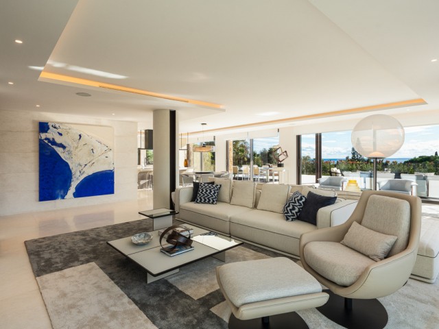 5 Bedrooms Villa in The Golden Mile