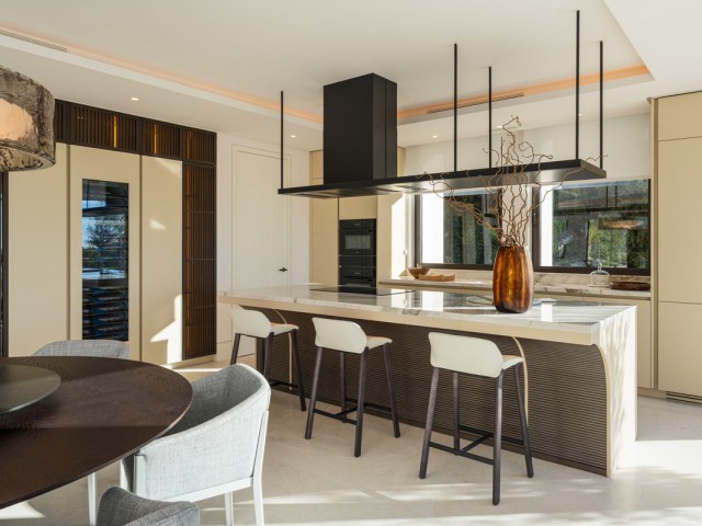 5 Bedrooms Villa in The Golden Mile