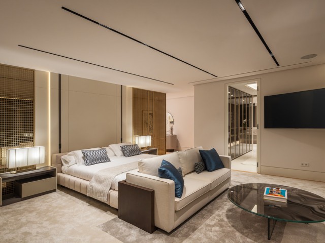 5 Bedrooms Villa in The Golden Mile