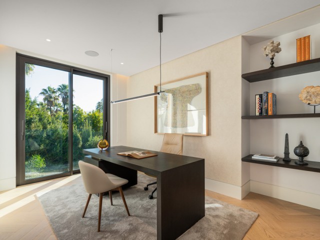 5 Bedrooms Villa in The Golden Mile