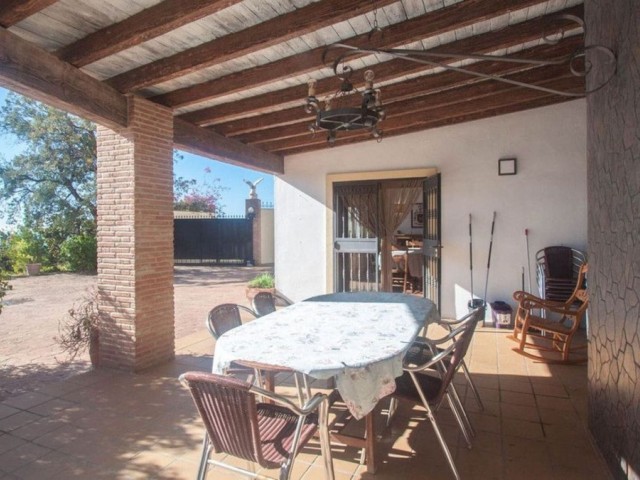 6 Makuuhuoneen Huvila Estepona