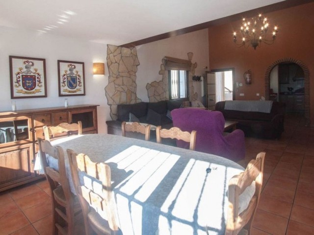 6 Makuuhuoneen Huvila Estepona