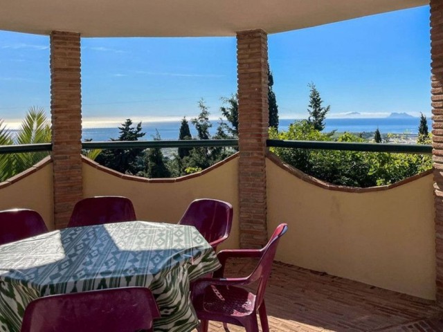 6 Makuuhuoneen Huvila Estepona