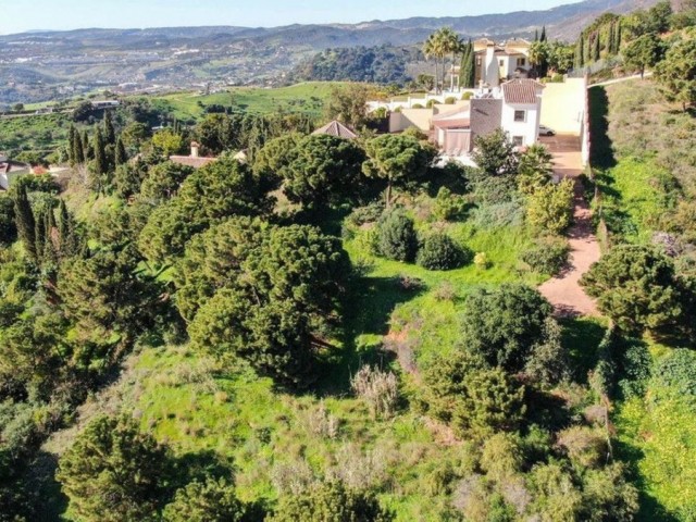 6 Makuuhuoneen Huvila Estepona