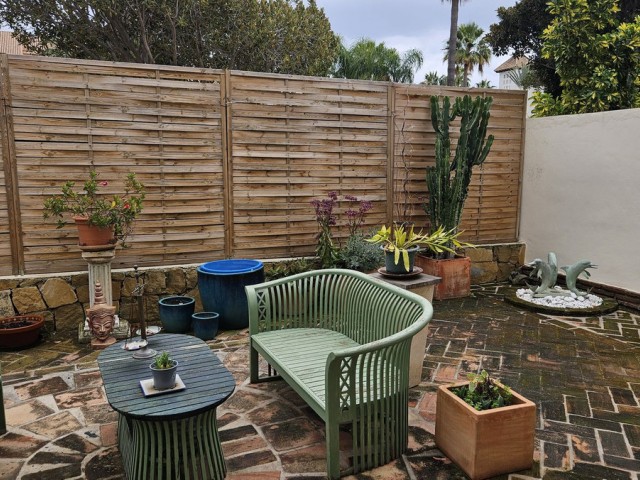 Maison mitoyenne avec 4 Chambres  à San Pedro de Alcántara