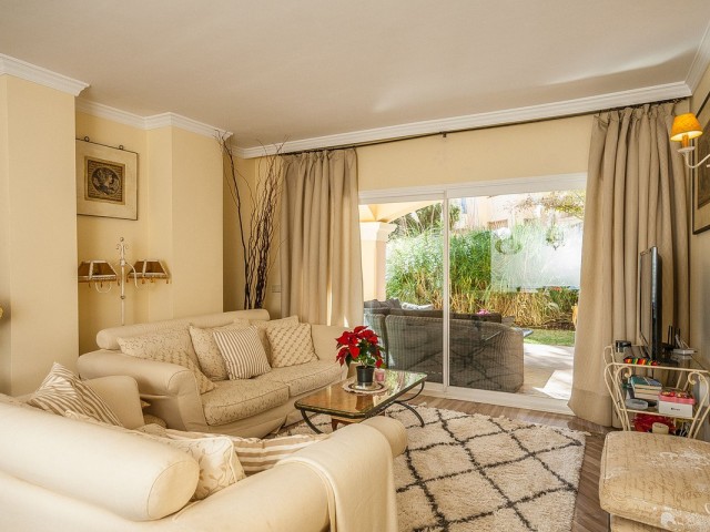 Appartement avec 2 Chambres  à Elviria