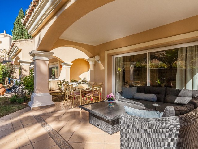 Appartement avec 2 Chambres  à Elviria