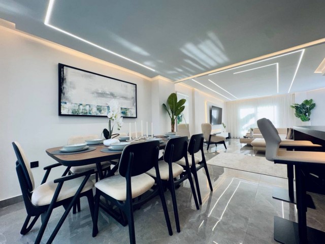 Maison mitoyenne avec 3 Chambres  à Marbella