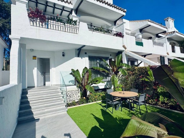 Maison mitoyenne avec 3 Chambres  à Marbella