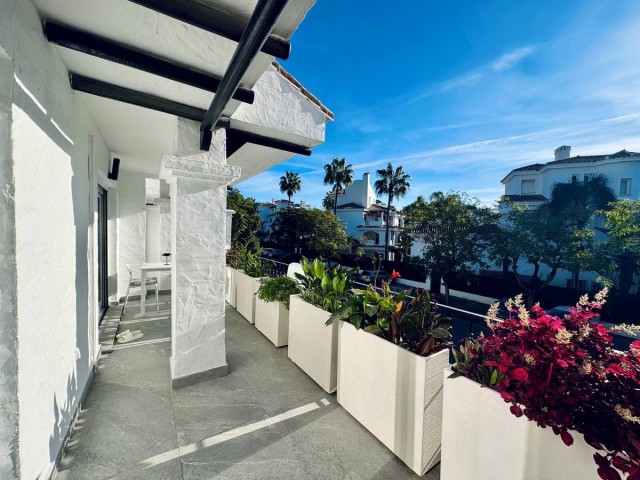 Maison mitoyenne avec 3 Chambres  à Marbella