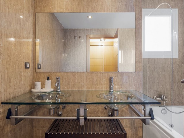 2 Makuuhuoneen Huoneisto Estepona