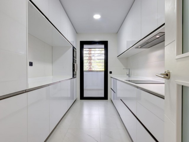 2 Makuuhuoneen Huoneisto Estepona