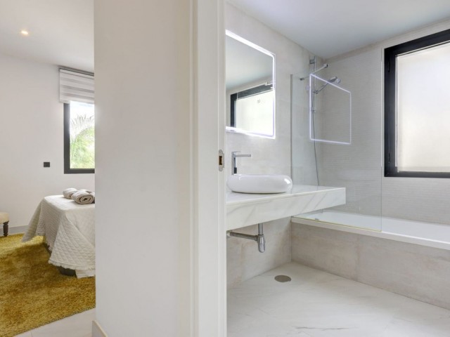 2 Makuuhuoneen Huoneisto Estepona