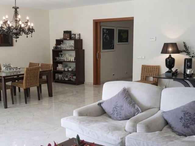 Kattohuoneisto Marbella