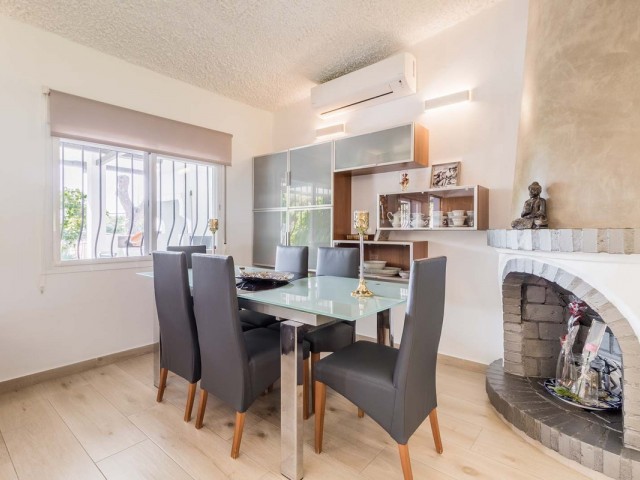 Villa con 2 Dormitorios  en Estepona