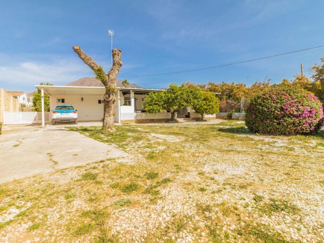 Villa con 2 Dormitorios  en Estepona