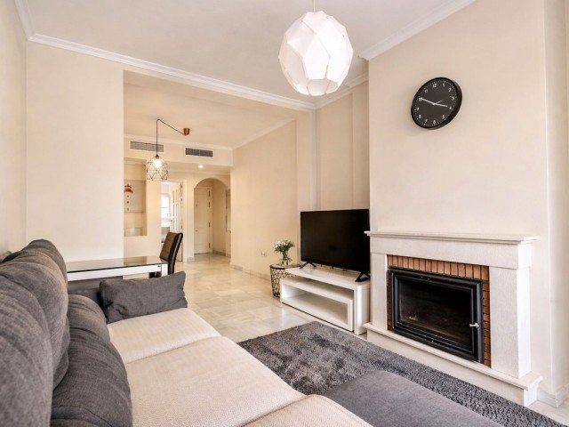 Huoneisto, Hacienda del Sol, R5362738