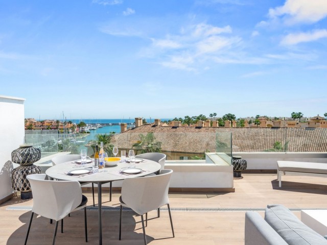 Huoneisto, Sotogrande Puerto, R5362774