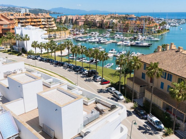 Huoneisto, Sotogrande Puerto, R5362774