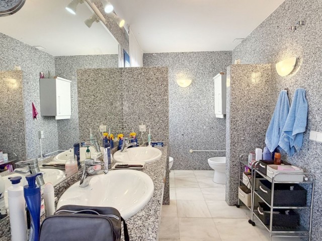 Appartement avec 4 Chambres  à Marbella