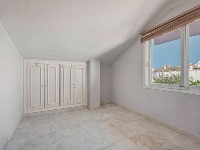 Appartement avec 3 Chambres  à Nagüeles