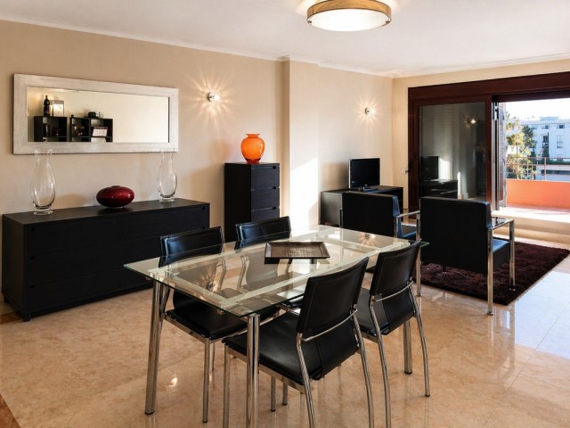 2 Sovrums Lägenhet i Estepona