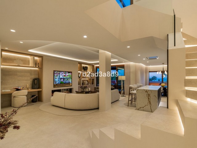 Kattohuoneisto New Golden Mile