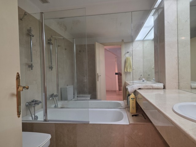 4 Sovrums Lägenhet i Marbella