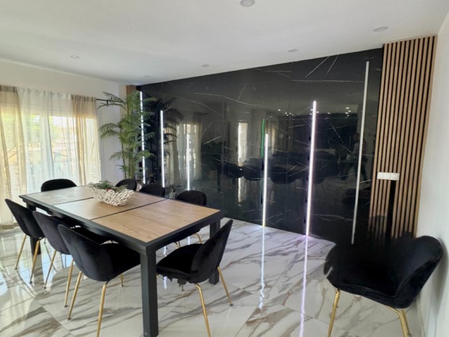 5 Makuuhuoneen Huvila Alhaurín de la Torre