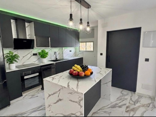 5 Makuuhuoneen Huvila Alhaurín de la Torre