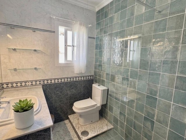 5 Makuuhuoneen Huvila Alhaurín de la Torre