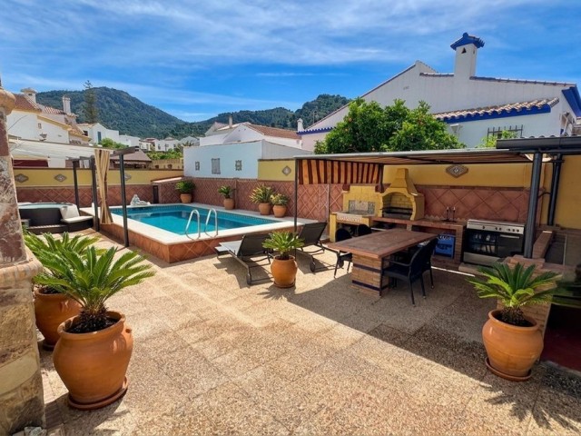 Villa avec 5 Chambres  à Alhaurín de la Torre