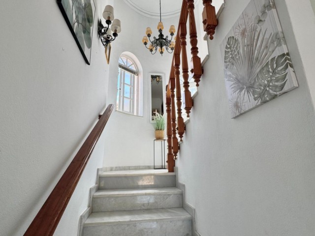 5 Slaapkamer Villa in Alhaurín de la Torre