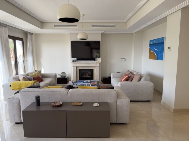 4 Makuuhuoneen Huvila Benahavís