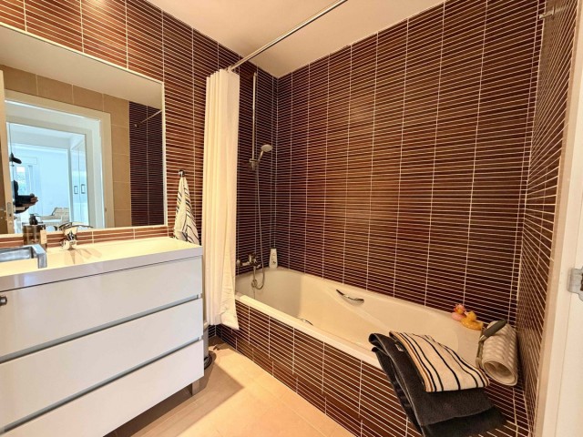3 Bedrooms Apartment in Benahavís