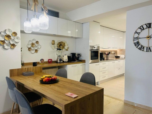 Appartement avec 3 Chambres  à Guadalmina Alta