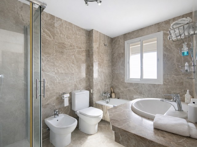 3 Makuuhuoneen Rivitalo Estepona