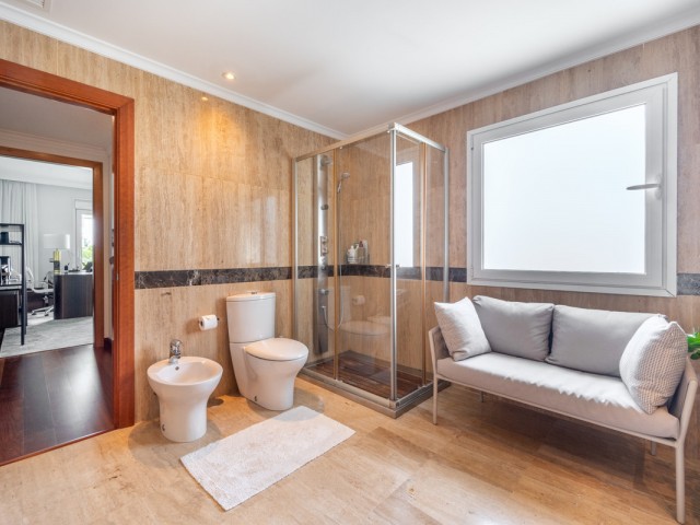 3 Makuuhuoneen Huoneisto Puerto Banús