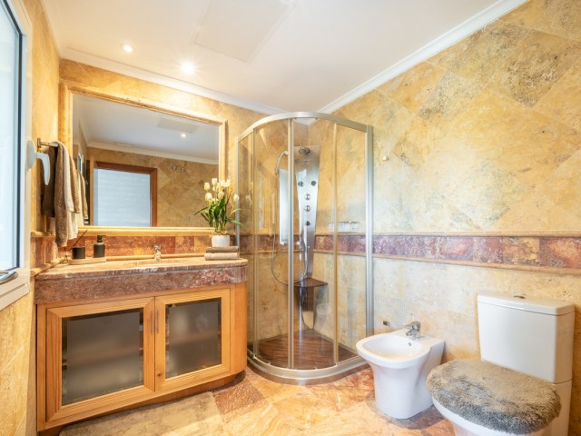 3 Makuuhuoneen Huoneisto Puerto Banús