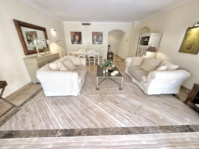 Appartement avec 2 Chambres  à Elviria