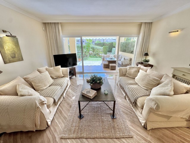 Appartement avec 2 Chambres  à Elviria